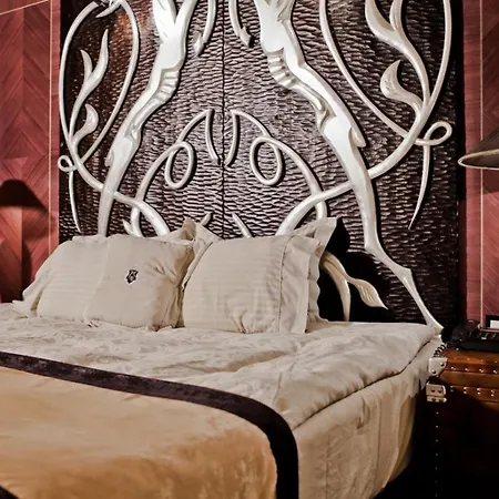 Royal Castle Design & Елените