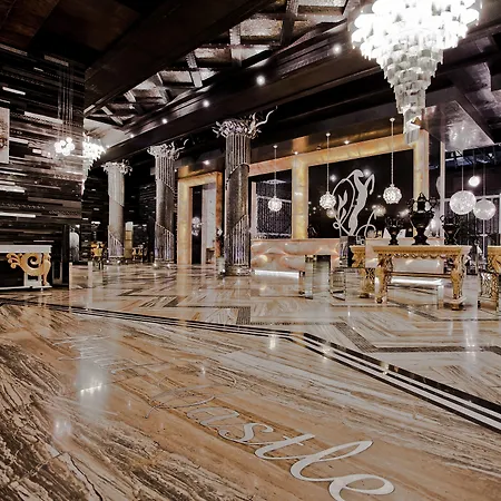 Royal Castle Design & Елените