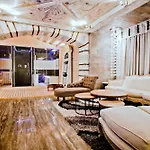 Royal Castle Design & Hotel