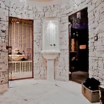 Royal Castle Design & Hotel