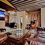 Royal Castle Design &
