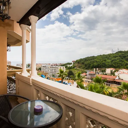 Royal Castle Design &