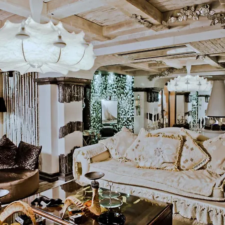 Royal Castle Design & Otel