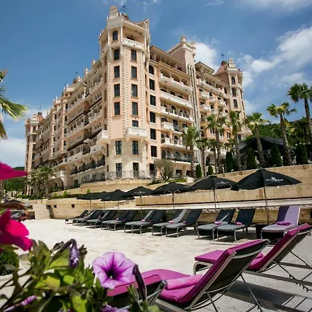 Royal Castle Design & Otel