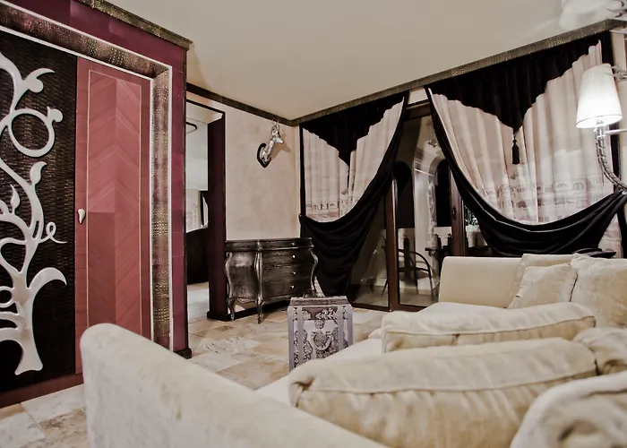 Royal Castle Design &