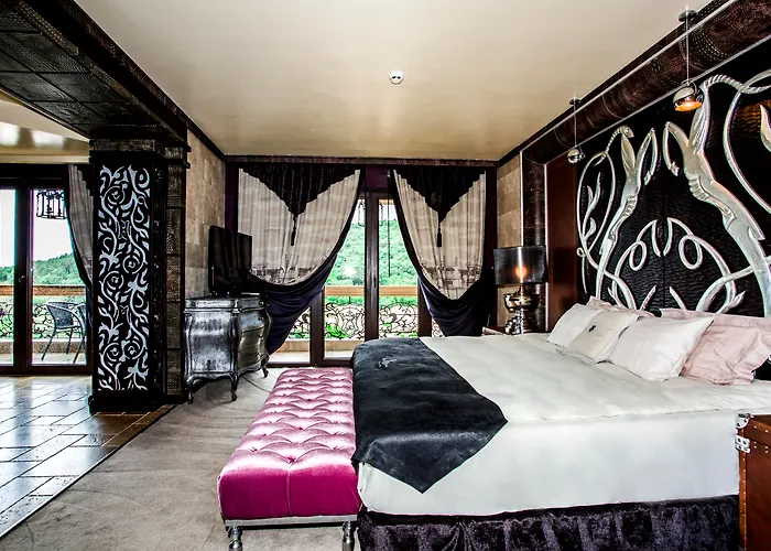 Royal Castle Design &