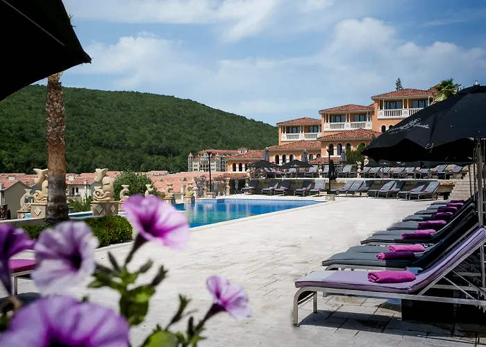 Royal Castle Design & Elenite