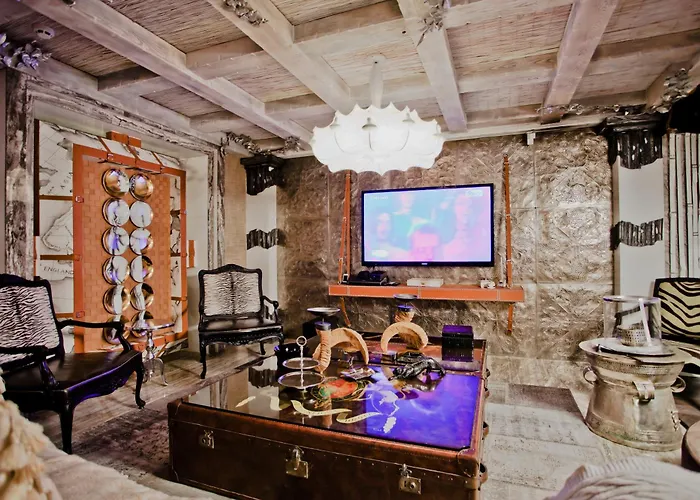 Royal Castle Design & Hotel Elenite