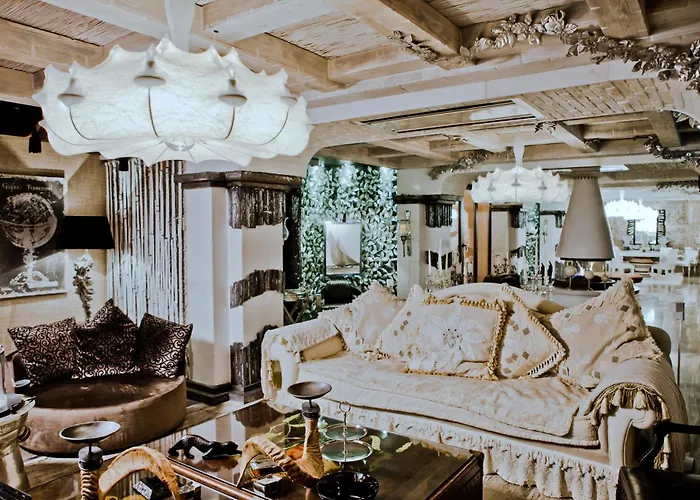 Royal Castle Design & Hotel